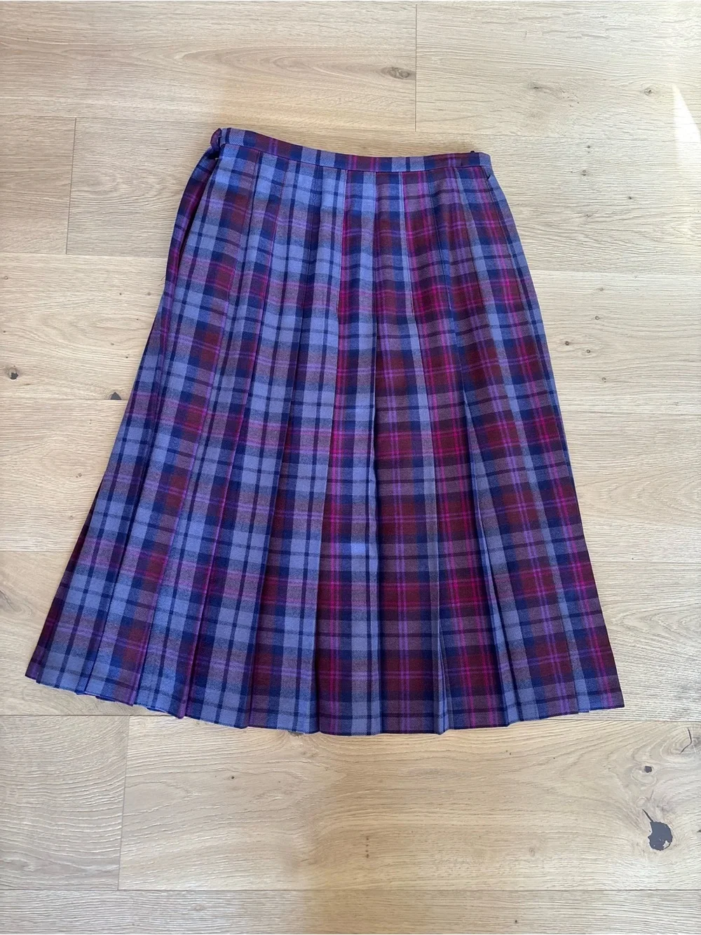 VTG Ireland 100% Wool Purple Plaid Tartan Pleated Women’s Skirt, Lined, Midi, 28